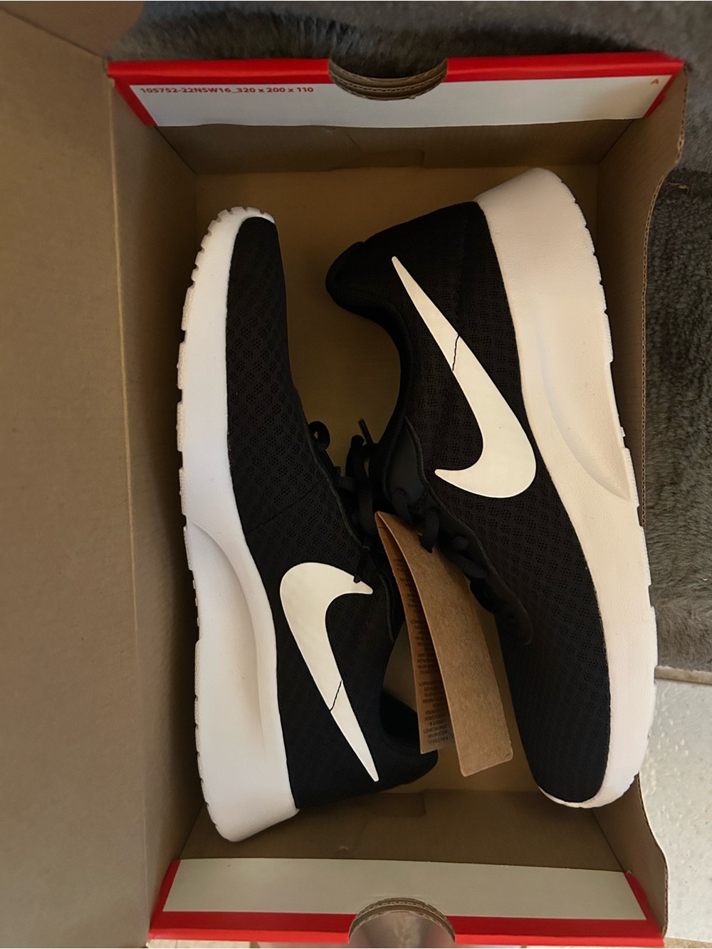 NEW Nike Women’s Tanjun Sneakers